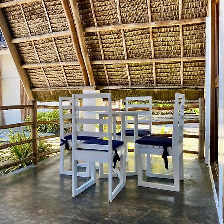 Surya Beach Resort Palawan Aborlan Buitenkant foto